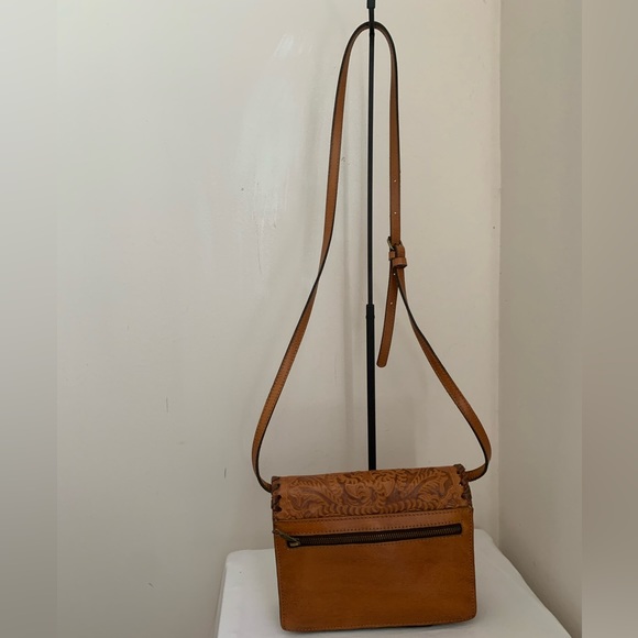 Patricia Nash Lanza Leather Crossbody Bag - Picture 2 of 10